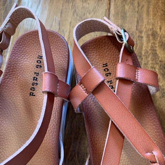 Not Rated Brown Sandals Size 6 - Picture 2 of 3